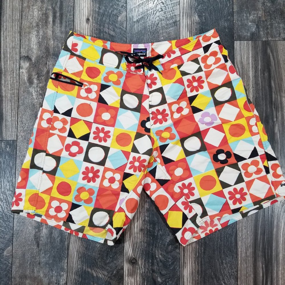 Patagonia Mens XL Swim Trunks Board Shorts Floral